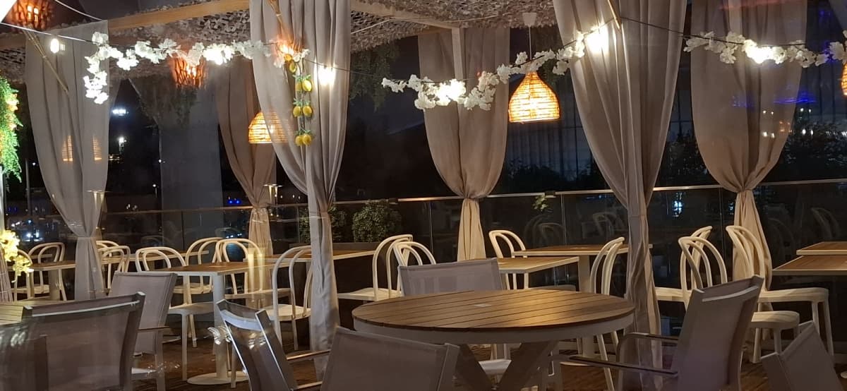 An Italian break between two stores - 6