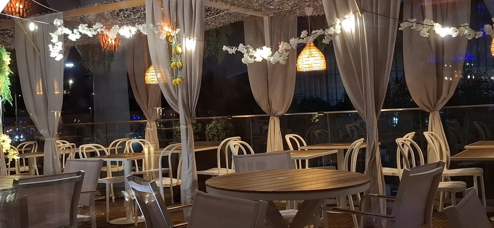 An Italian break between two stores - 6