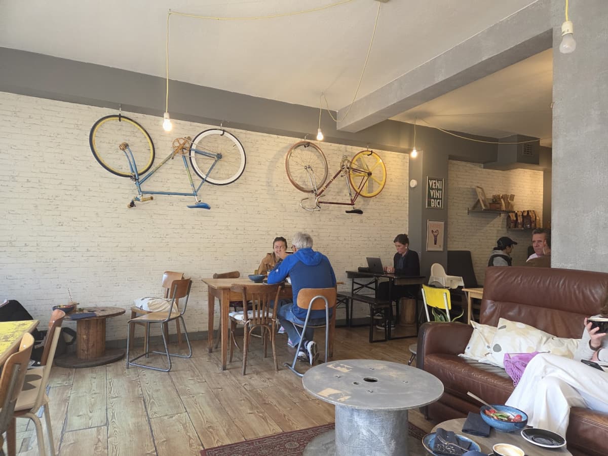 A cool spot for a healthy lunch? - 10