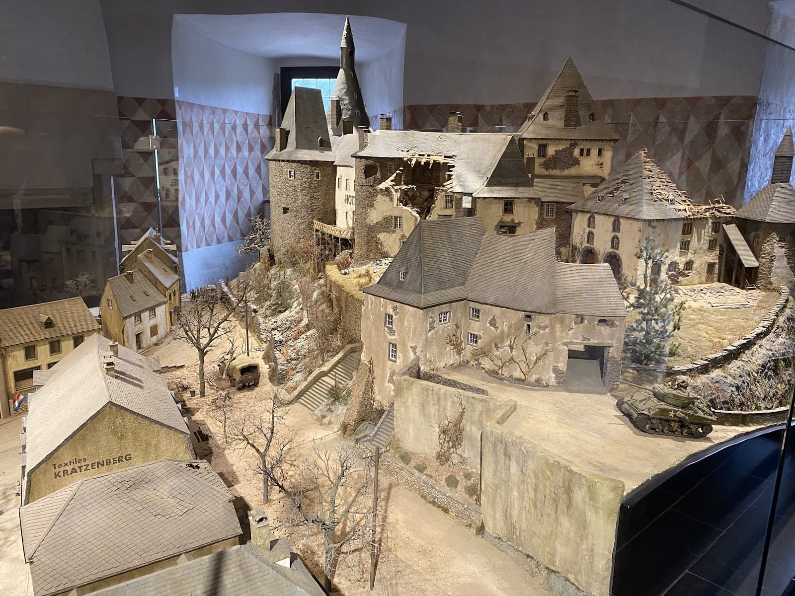 Les plus beaux châteaux du Luxembourg en maquettes - 9