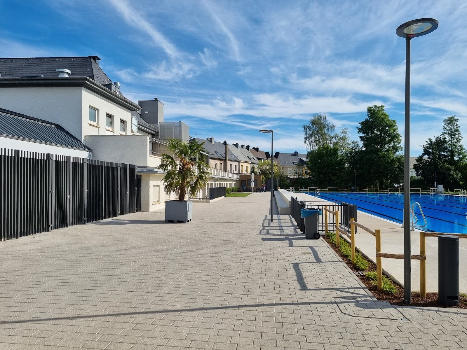Outdoor swimming pool in Dudelange - 5