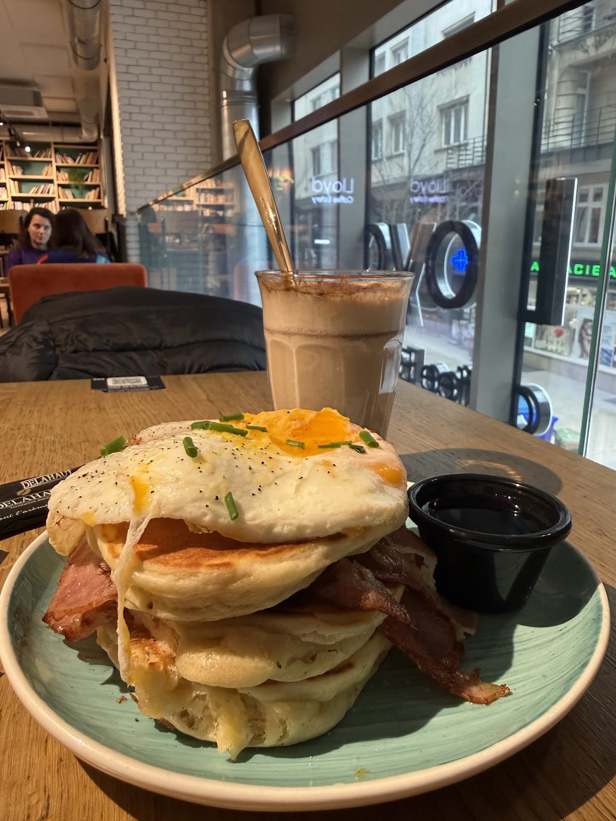 Lloyd Coffee Eatery: Trendy Coffee Shop in Luxembourg City - 8
