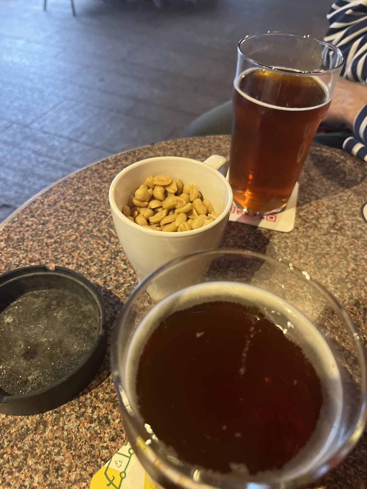 An authentic bar! - 8