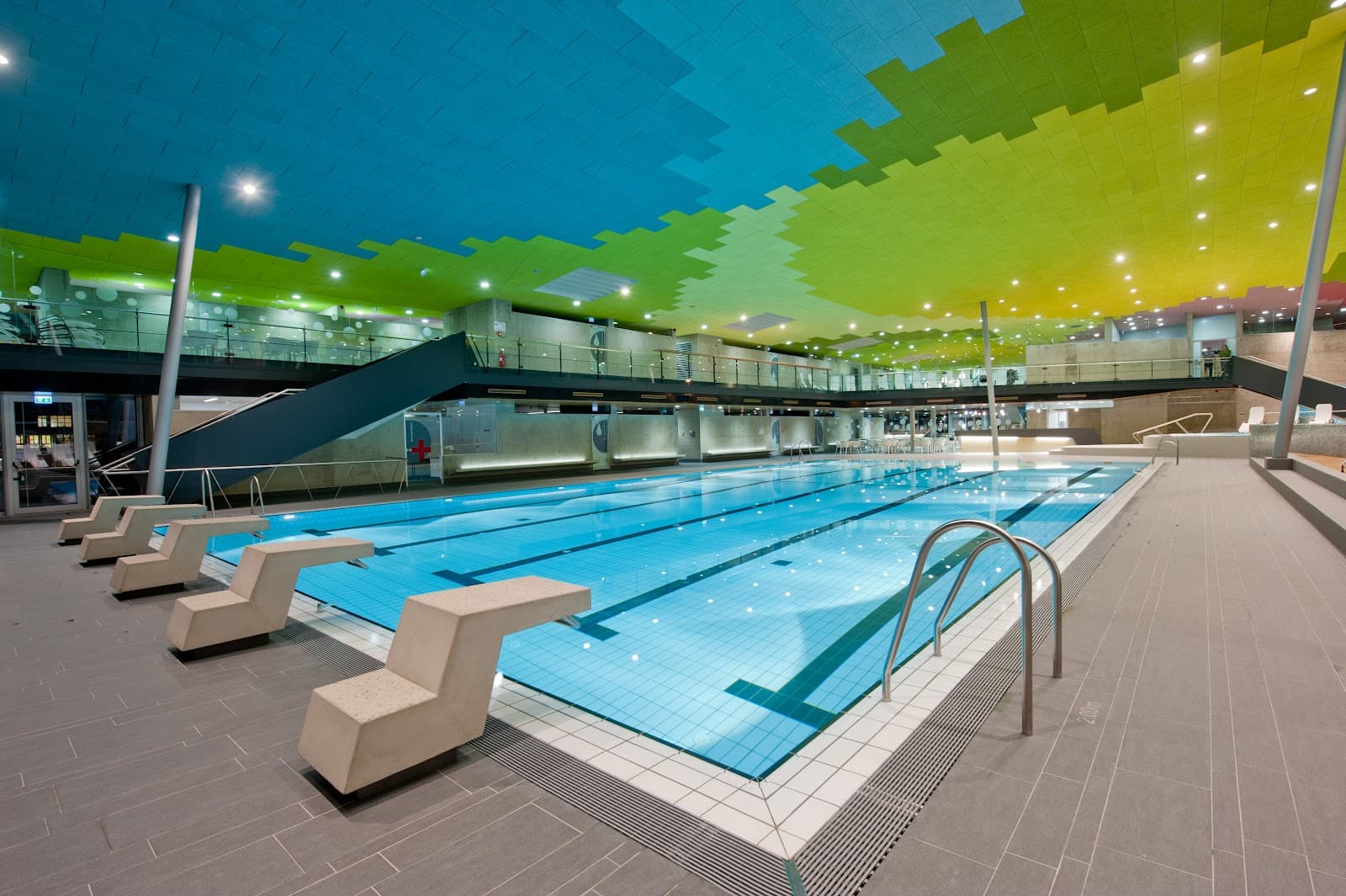 Syrdall is the Holy Grail: indoor and outdoor swimming pool - 6