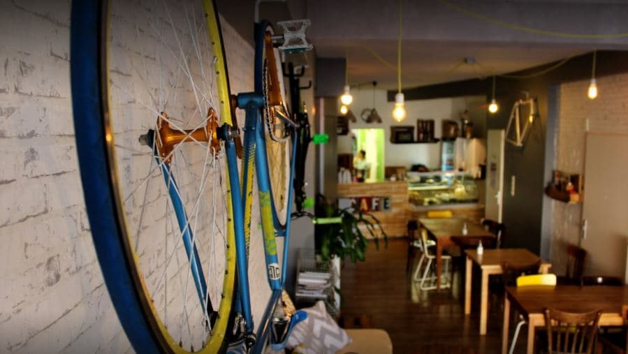 A cool spot for a healthy lunch? - 2