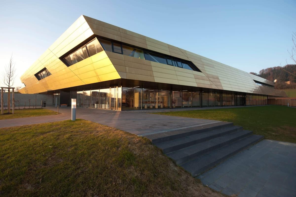 Syrdall is the Holy Grail: indoor and outdoor swimming pool - 7