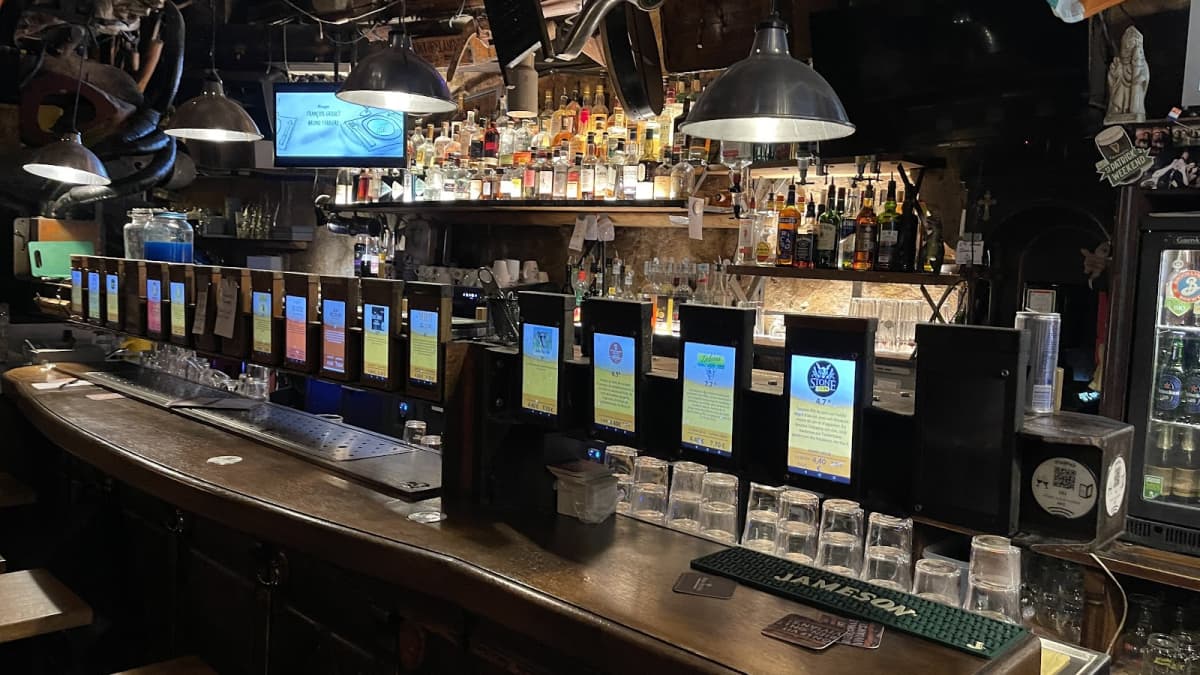 An authentic bar! - 11