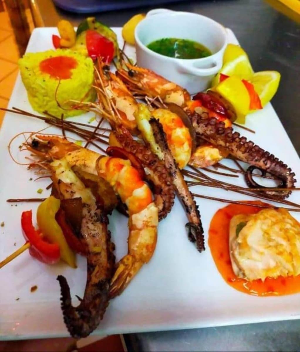 Nice restaurant and trendy bar - 11
