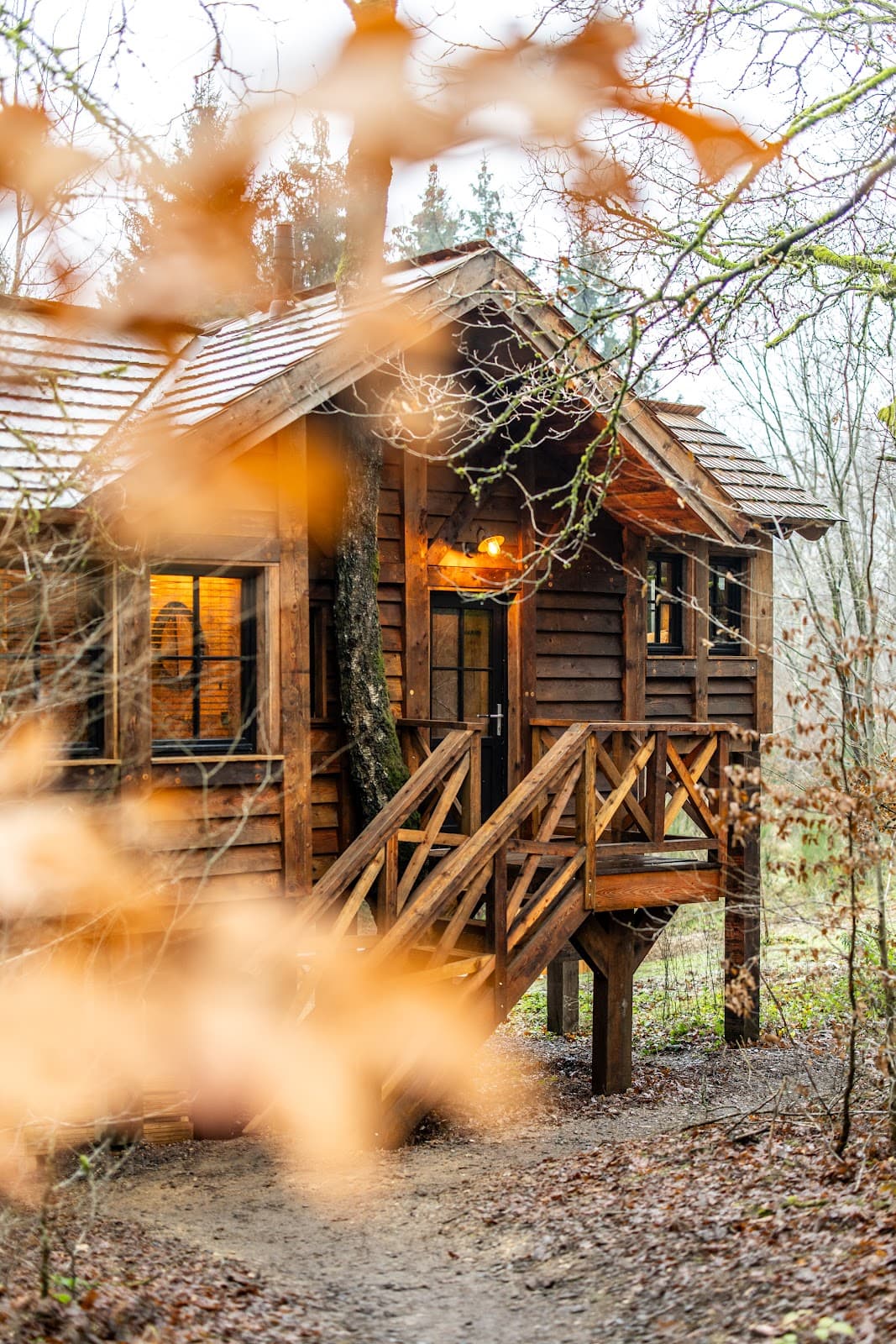 Sleeping in a super cozy cabin - 8