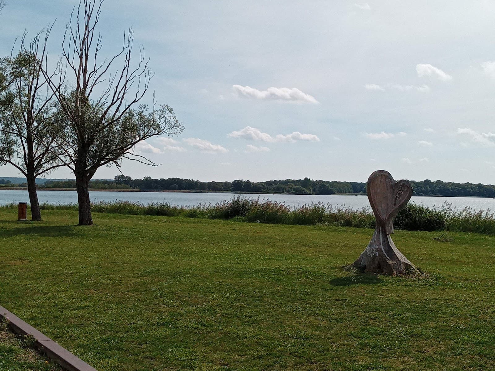 Swimming, fishing, paddle and cycling at Lake Madine - 11