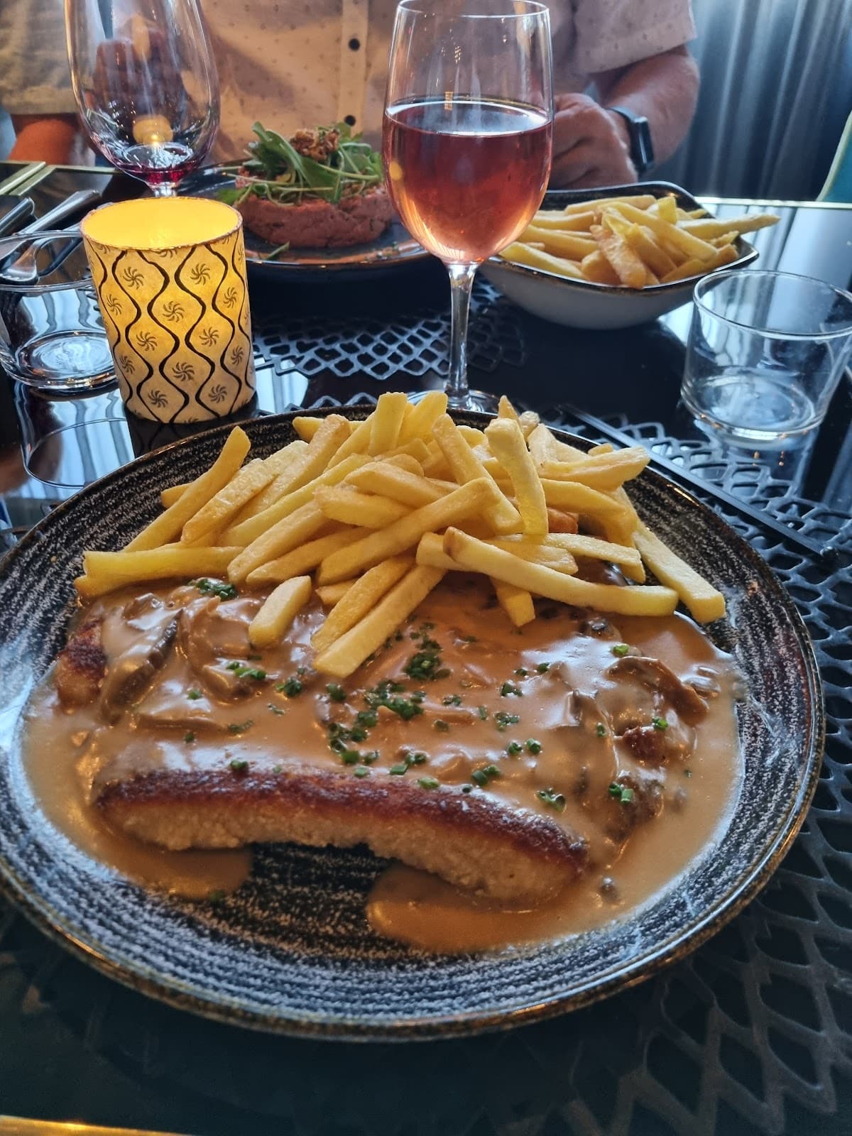Lounge & Casino - 11