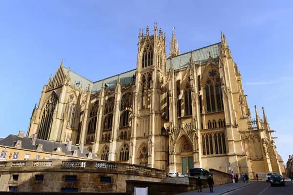 Tour of the crypt and treasury of Metz Cathedral
