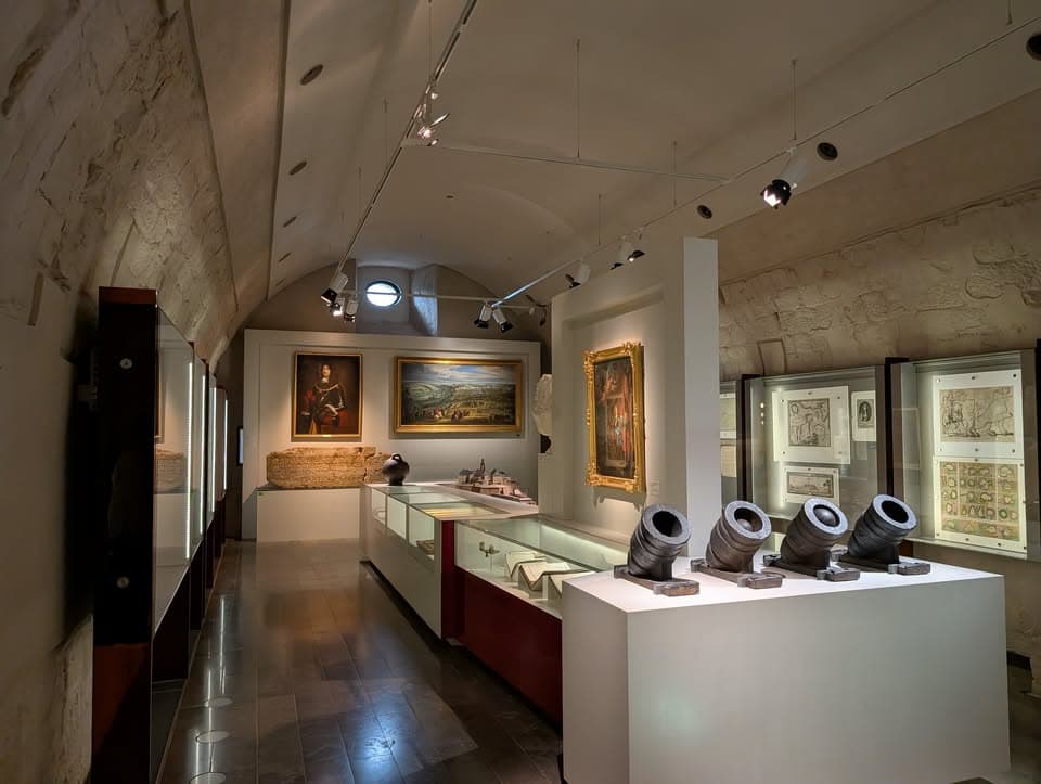 Guided tour | Fortress, History, Identities