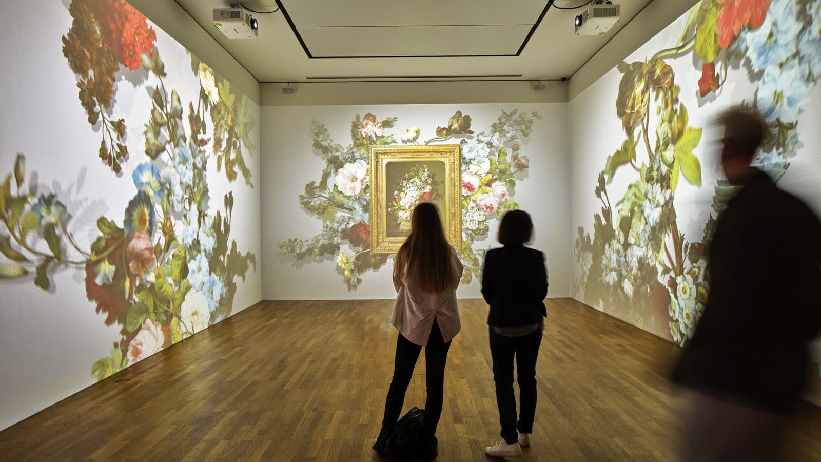 Regular guided tour: A stroll through art