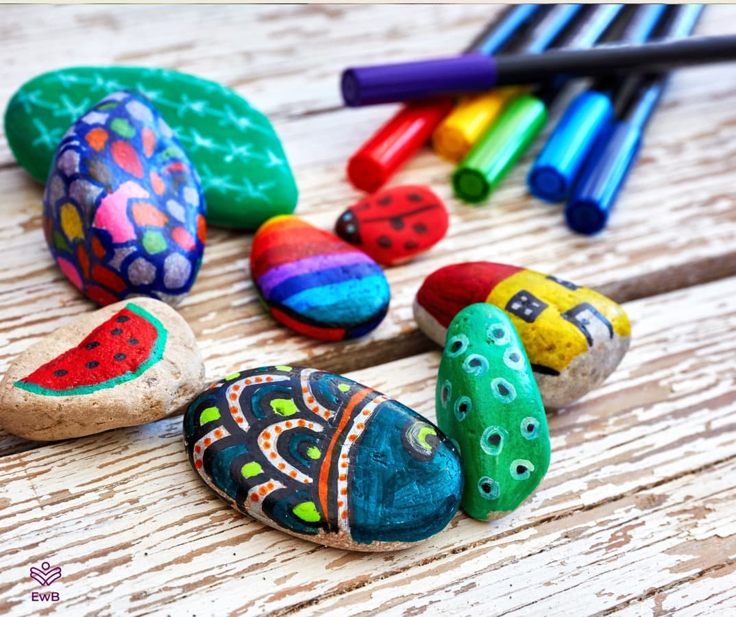 Pierres colorées, histoires colorées