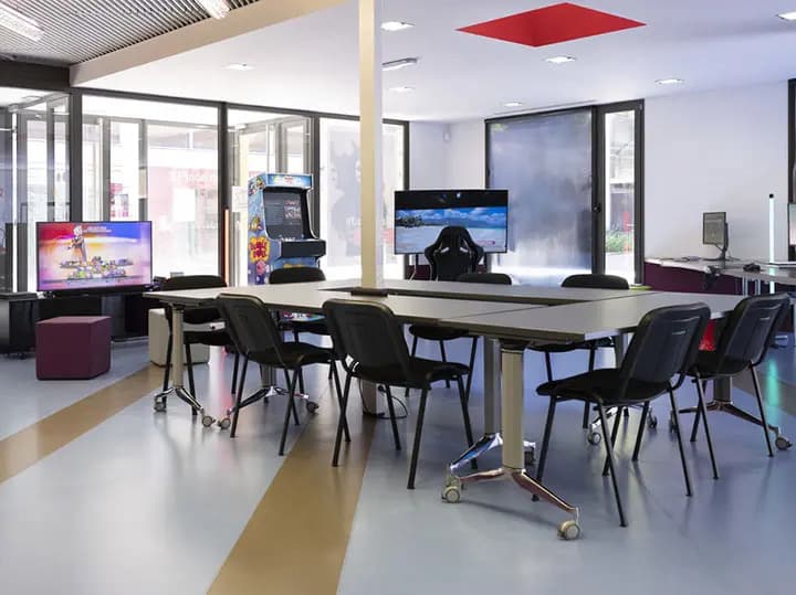 Guided tour of Arob@se and 'virtual reality' workshop