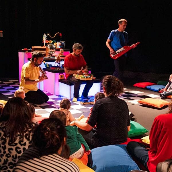 « MINI-MAXI » de la Cie Chapi Chapo & les petites musiques de pluie