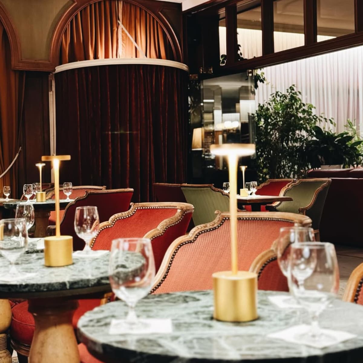 Trianon in Luxembourg: a vintage cocktail bar with timeless charm - 1