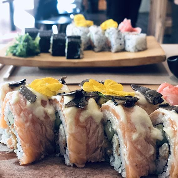 Relax and Cozy Sushis - 1