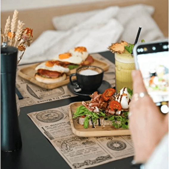 The brunch that hooks you - 1