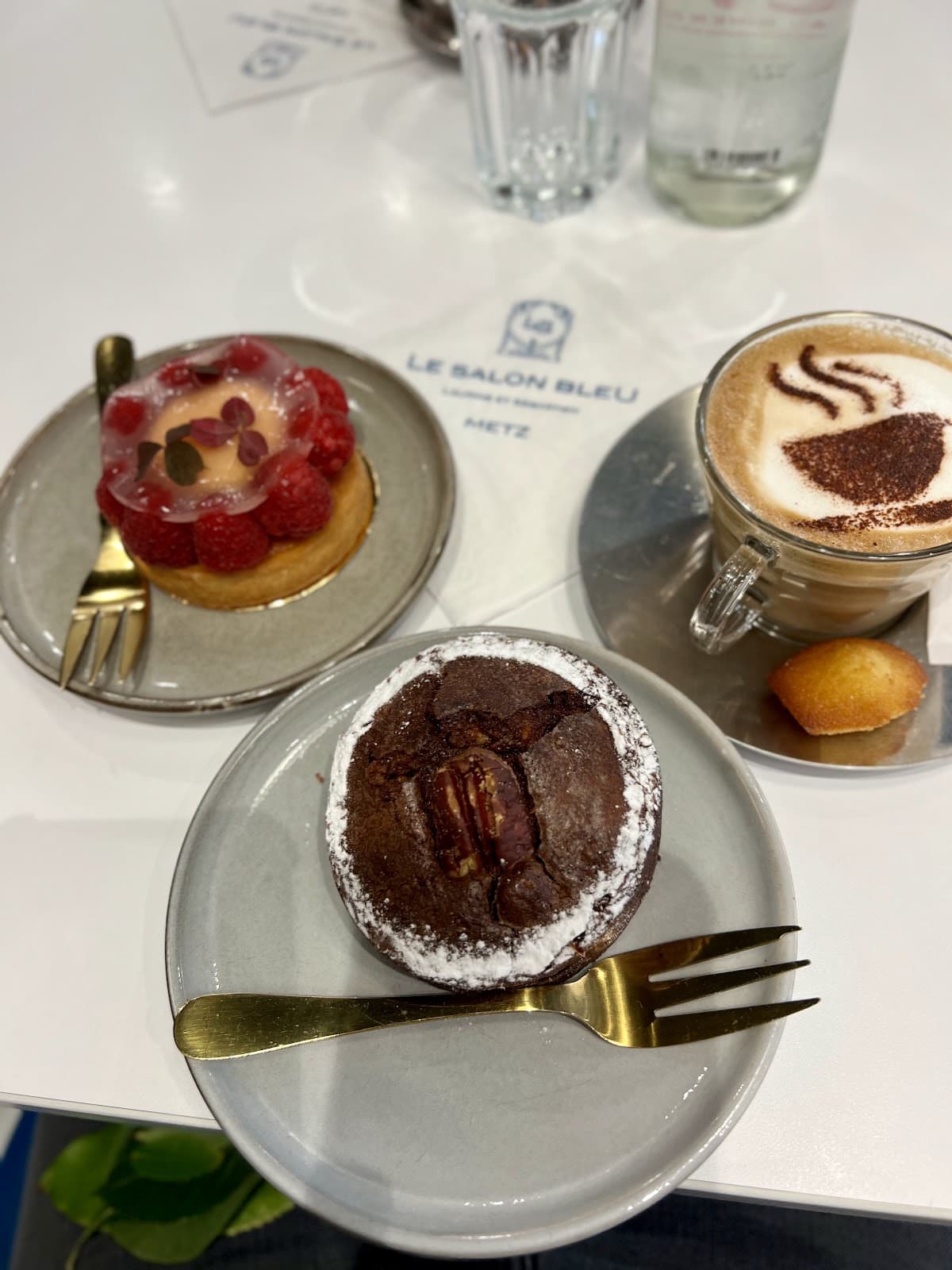 Café & Croissant - 11