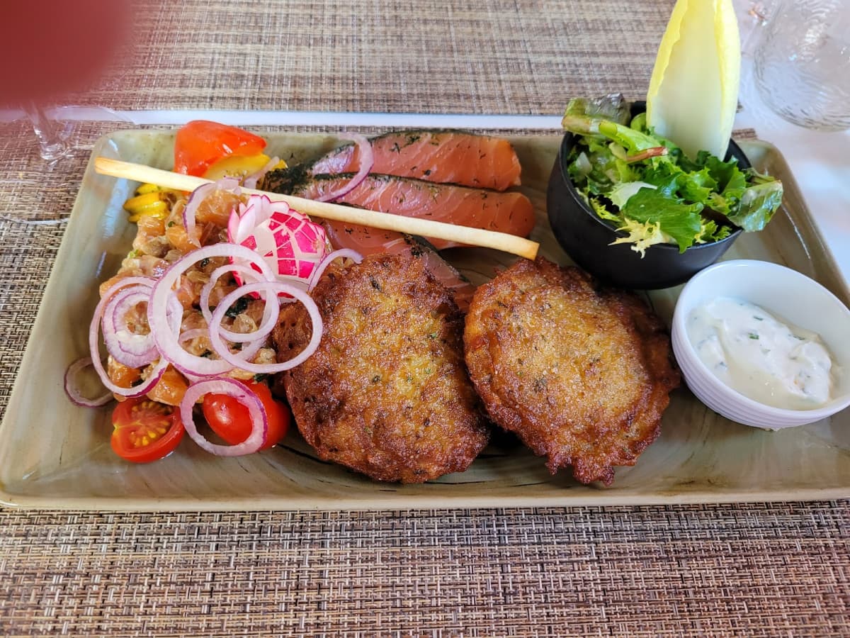 A small restaurant surrounded by greenery - 3