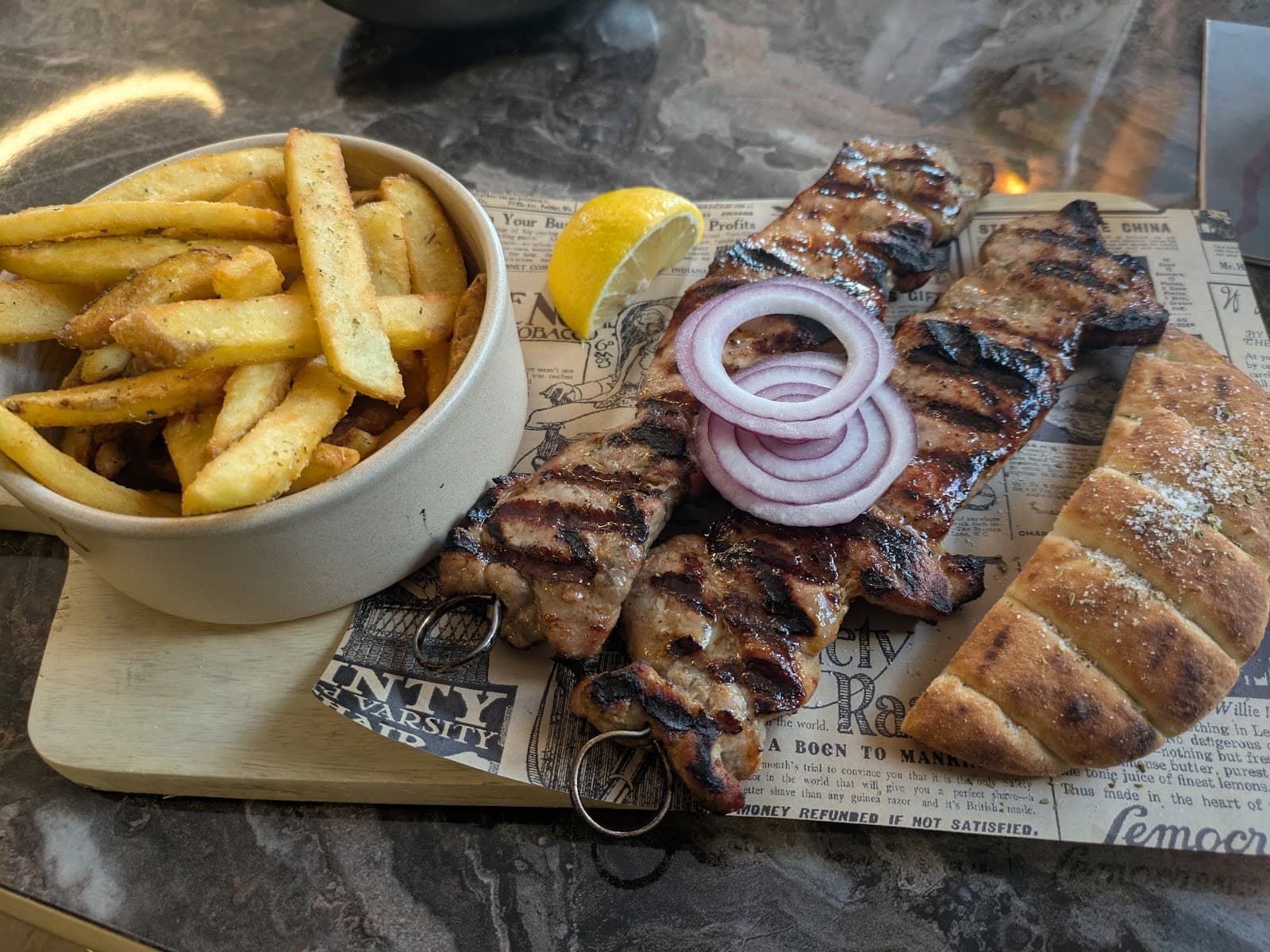 Flow: Mediterranean lunch and sharing plates in Luxembourg - 7