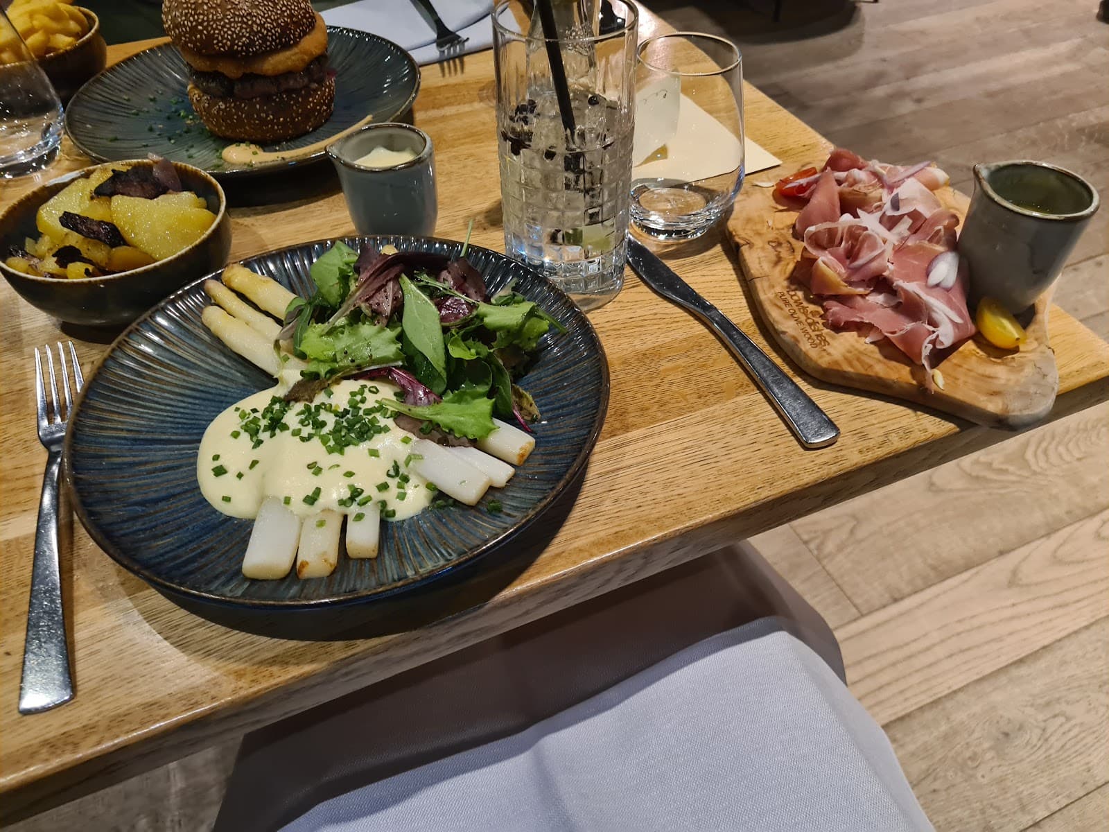 Bistro Quai : une terrasse entre vignes et rivière - 15