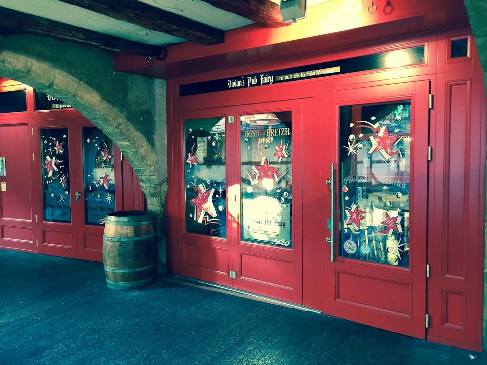 An authentic bar! - 2