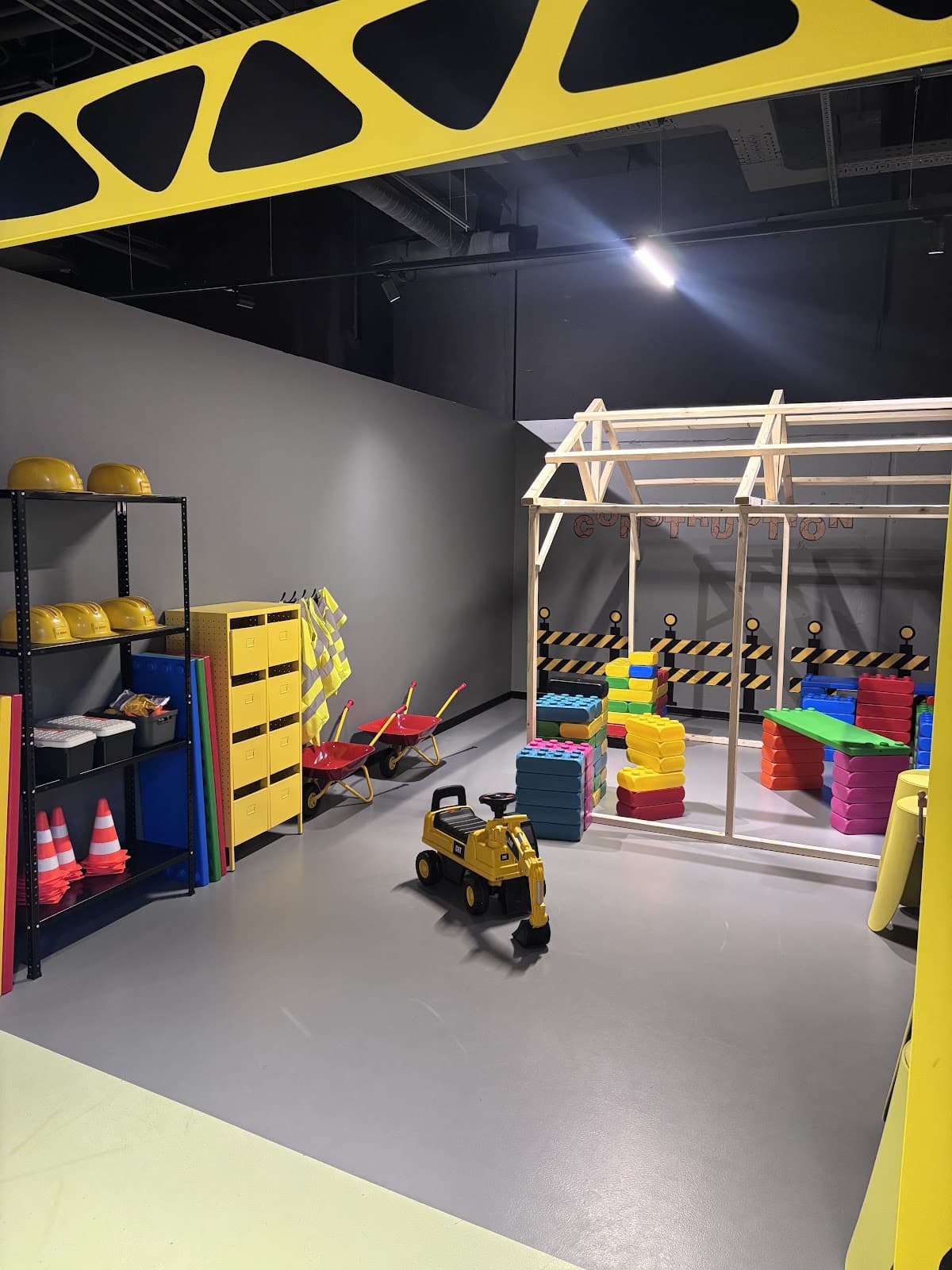 SPILLY : an immersive mini-city for your kids - 3