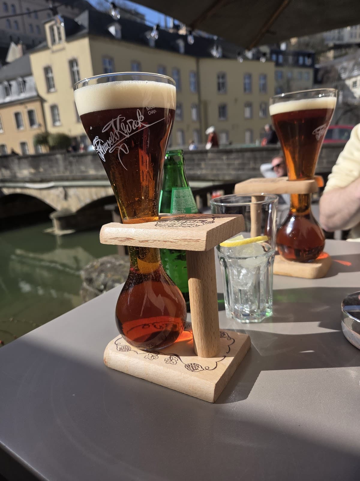 Au bord de l'eau - 9