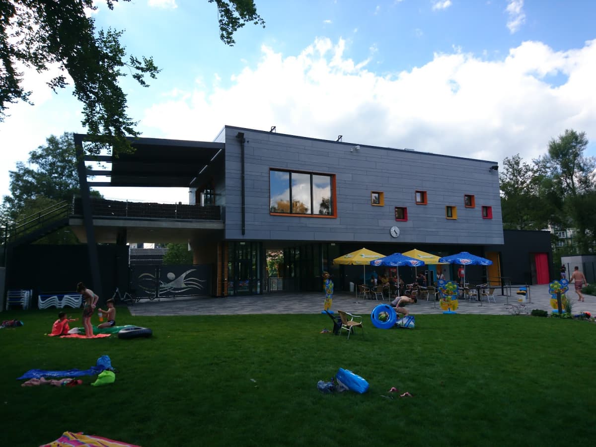 Heated outdoor swimming pool in Troisvierges - 3