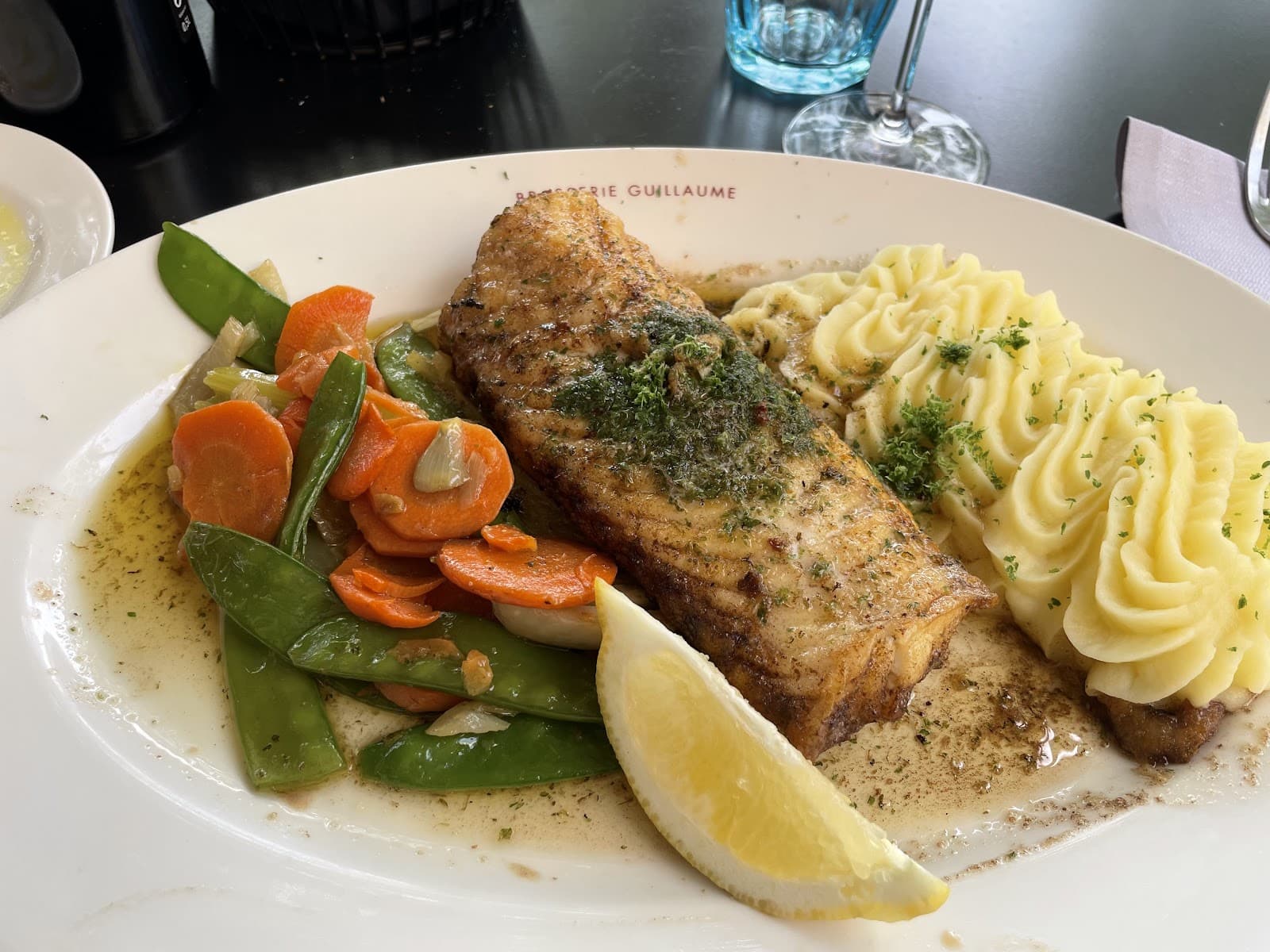THE Brasserie, for Carpaccios Lovers until 00h - 4