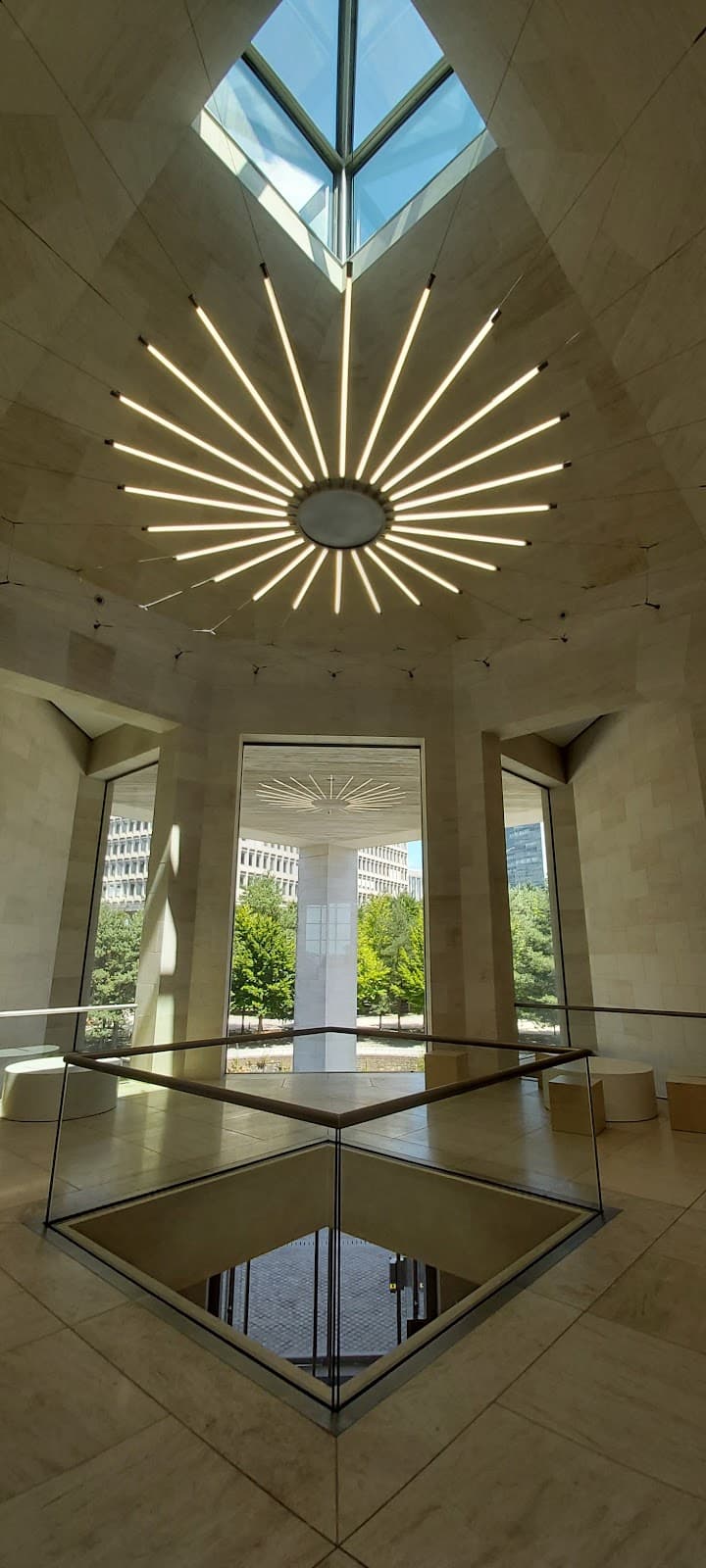 Discover the Mudam - 8