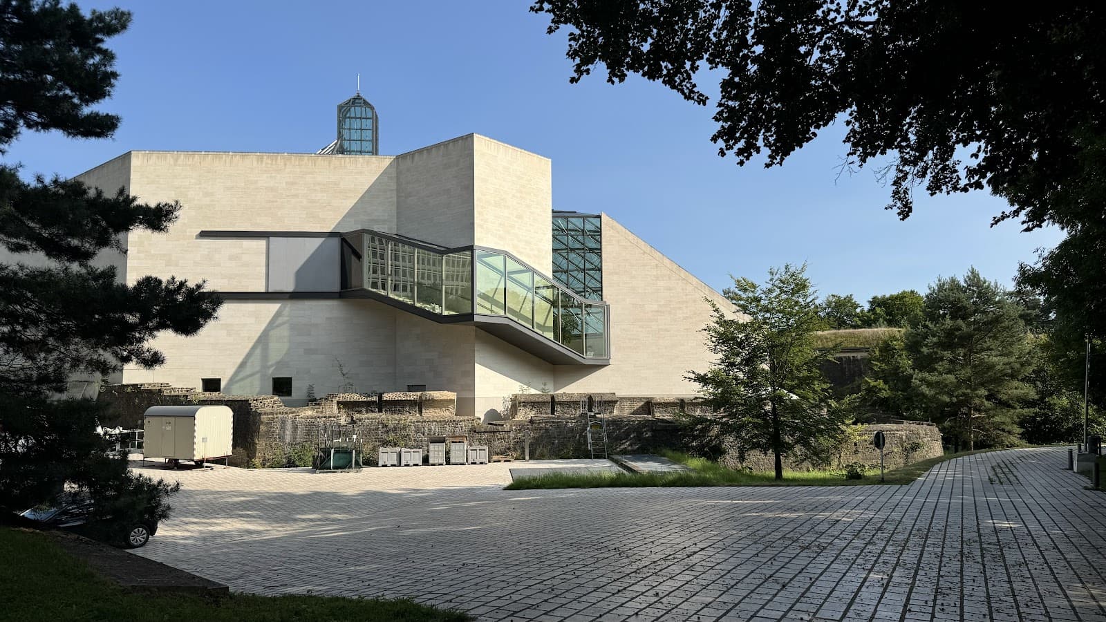 Discover the Mudam - 13