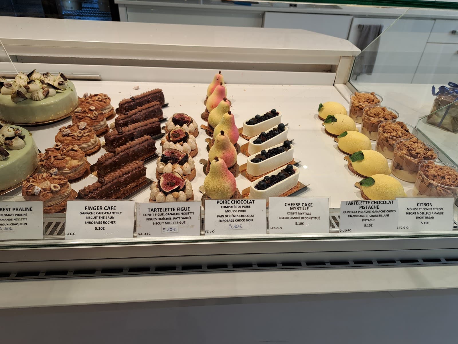 Café & Croissant - 10