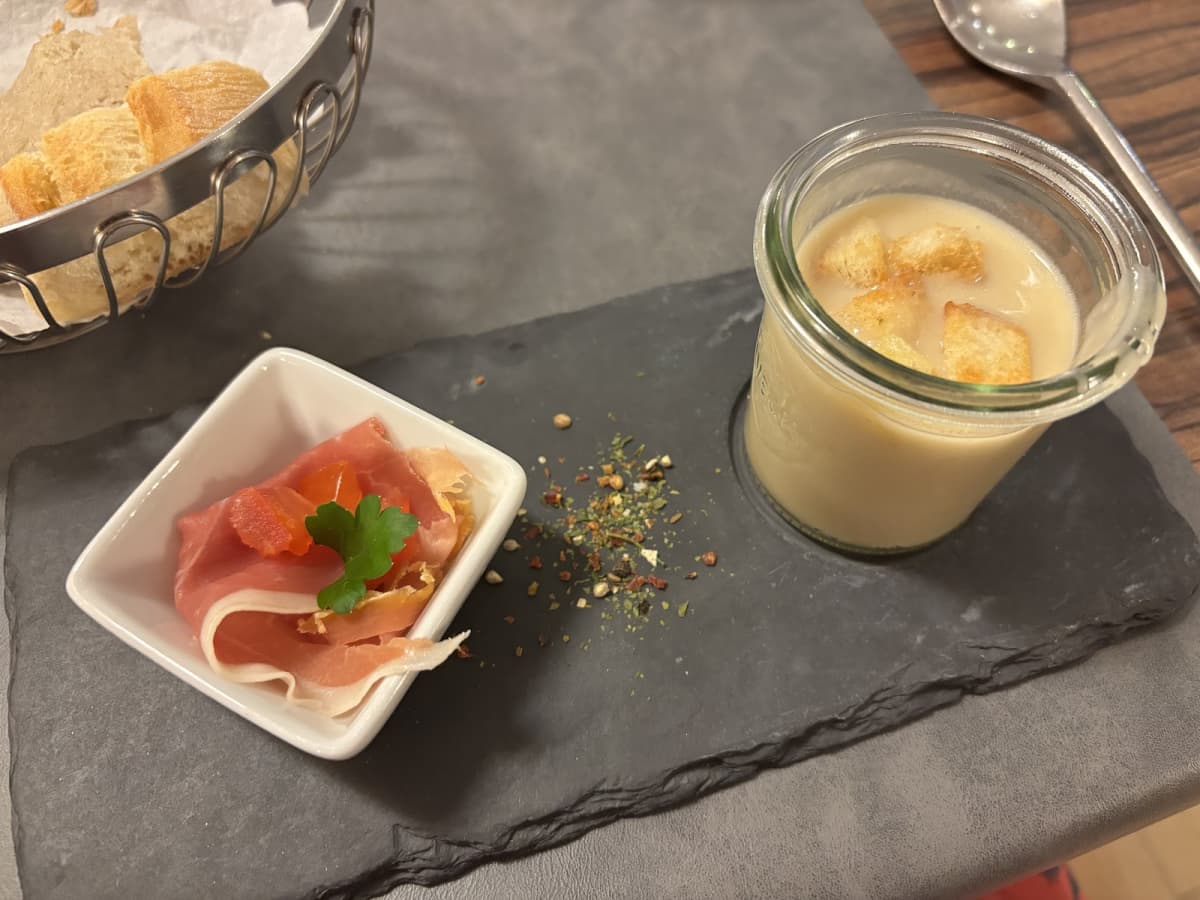 A very chic neighborhood bistro! - 6