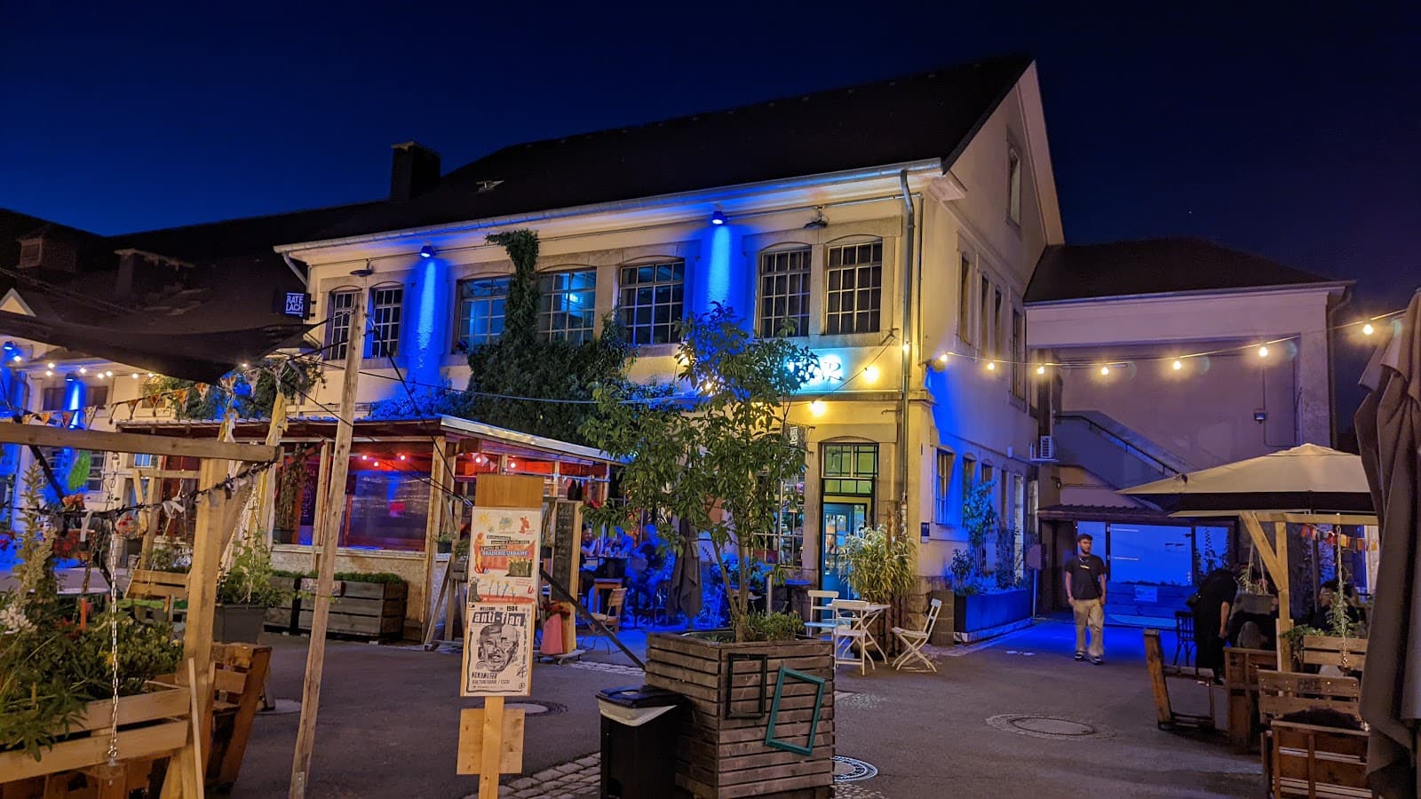 The Kufa Summer Bar - 11