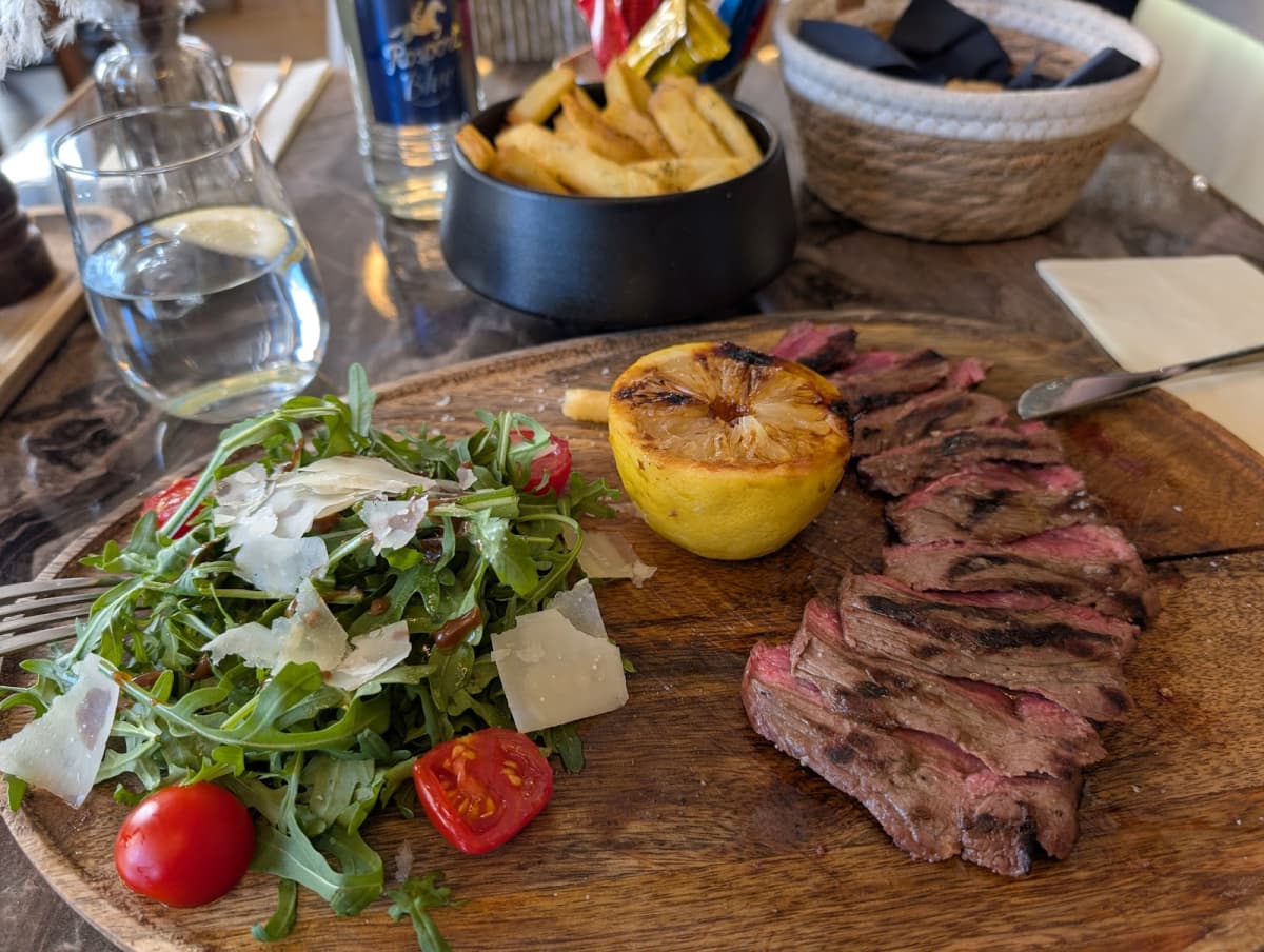 Flow: Mediterranean lunch and sharing plates in Luxembourg - 8