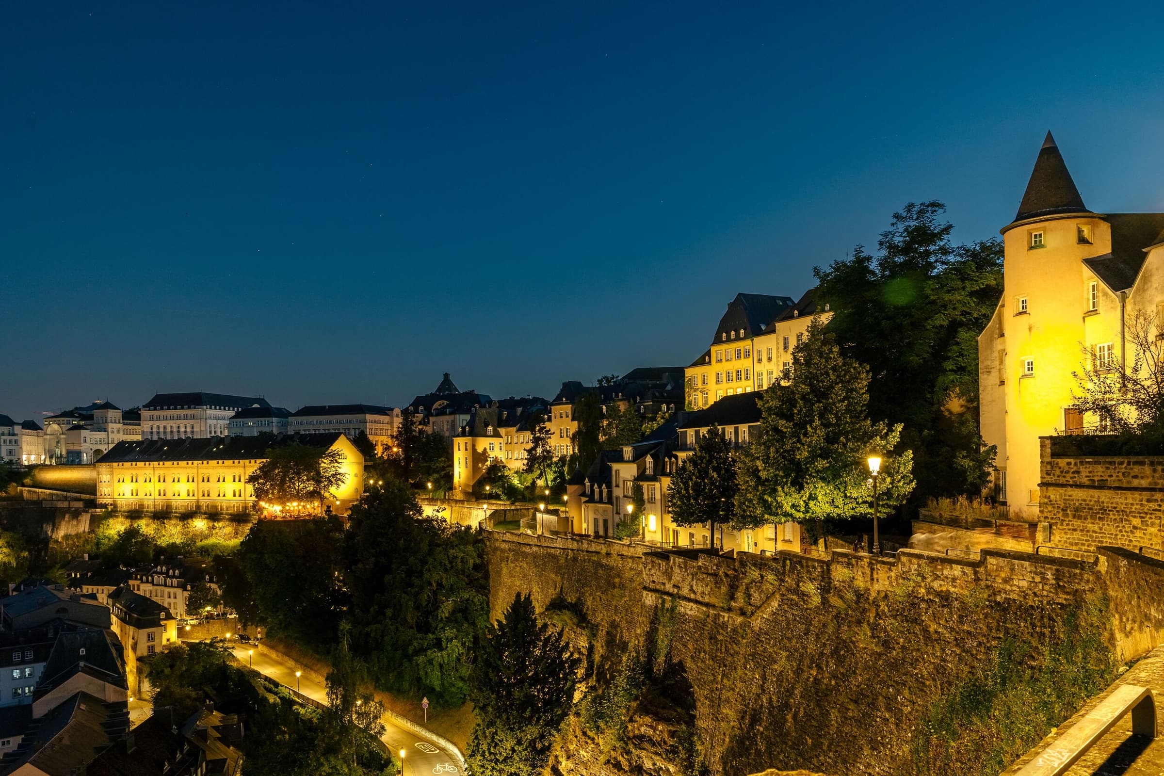 Plonge dans le sombre passé de la forteresse (FR) - 2