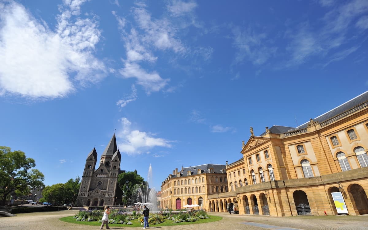 Visite guidée de Metz : de la cathédrale à la place de la comédie – visite bilingue français/anglais
