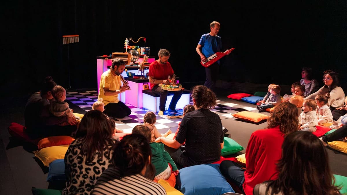 “MINI-MAXI” by Cie Chapi Chapo & les petites musiques de pluie