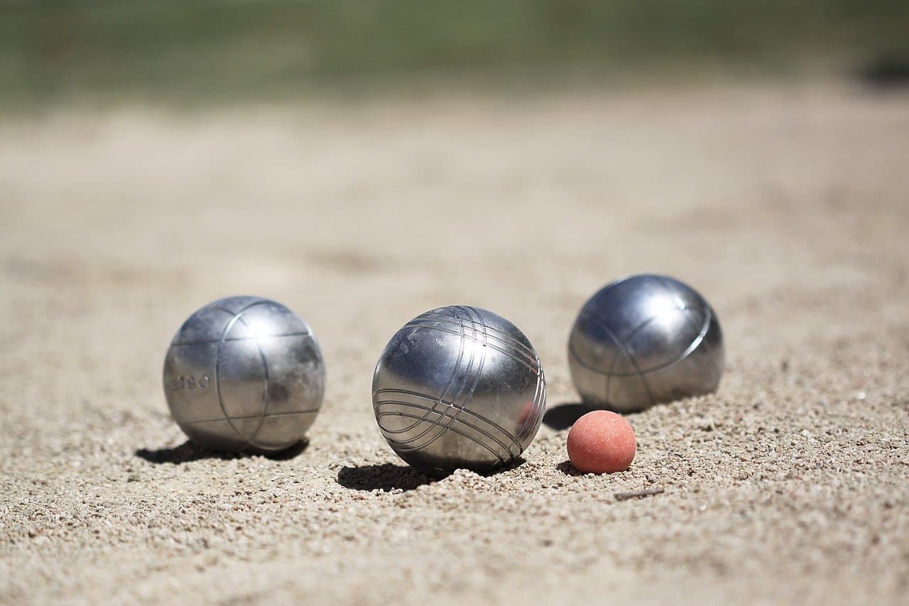 Concours de pétanque