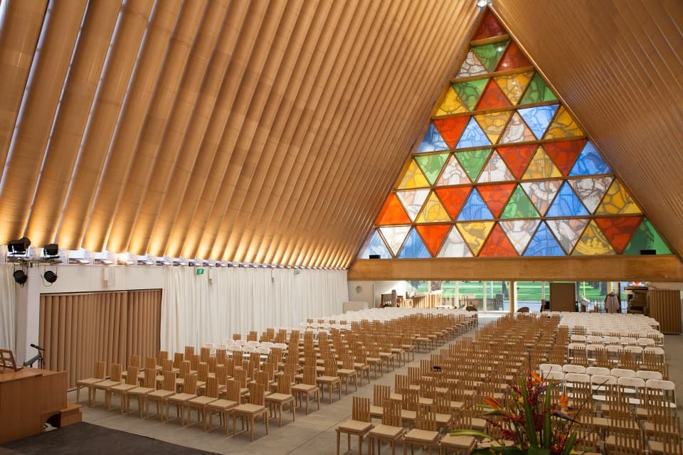 Balance Between Architecture and Social Contribution