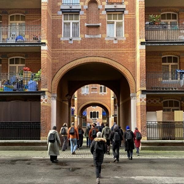 Immersive sound walk – a chorus of footsteps