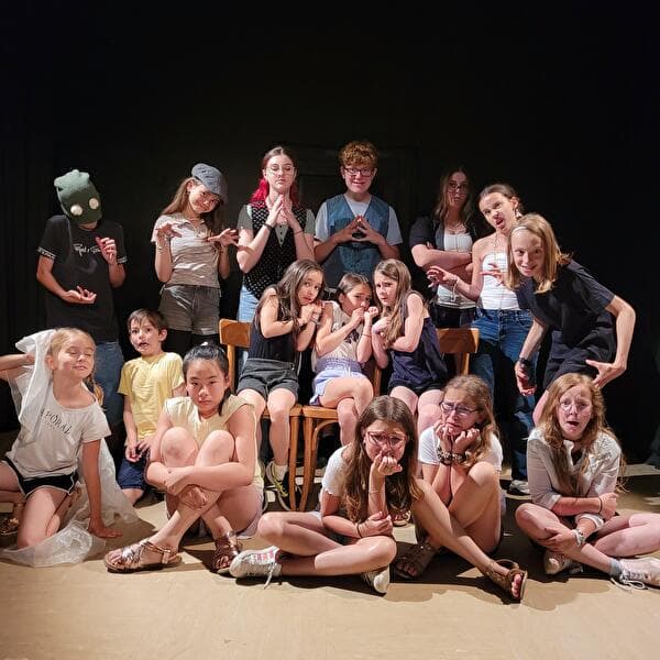 Theater - Deux semaines sous la pluie