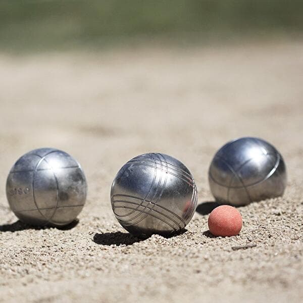 Concours de pétanque