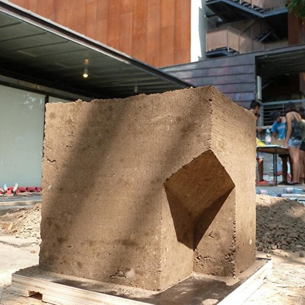 Earth Lab – a day of experimentation and talks around earth construction