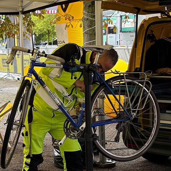 ACL Bike Check & Assistance Stand