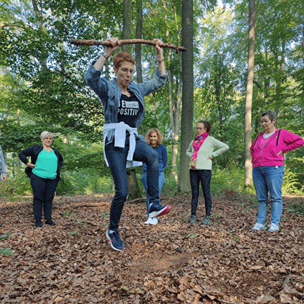 Jeux de mouvement dans la forêt